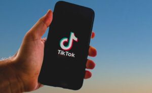 PPC Partner 📈: Efektivní Online Marketingové Strategie Pro Maximální ROI 22 Proč nemohu na TikToku vysílat živě